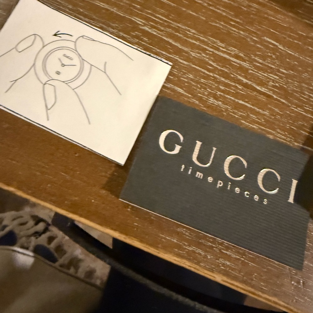 Gucci Women's Gold Watch with Colorful Bezels - Picture 9 of 16